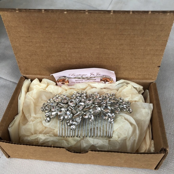 NEVER WORN: Custom Rhinestone Bridal Hair Comb